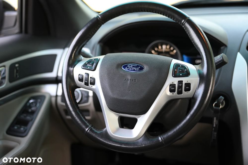 Ford Explorer - 19