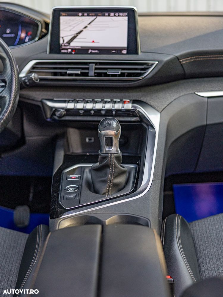 Peugeot 5008 1.2 Puretech Turbo s&s GT-Line - 34