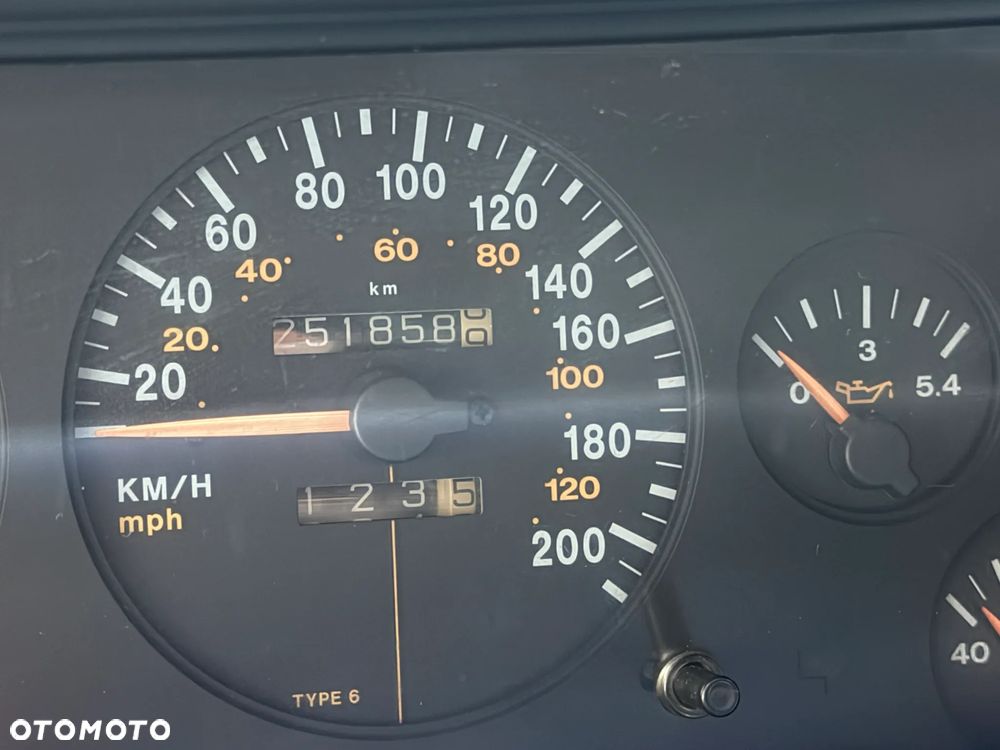Jeep Grand Cherokee - 21