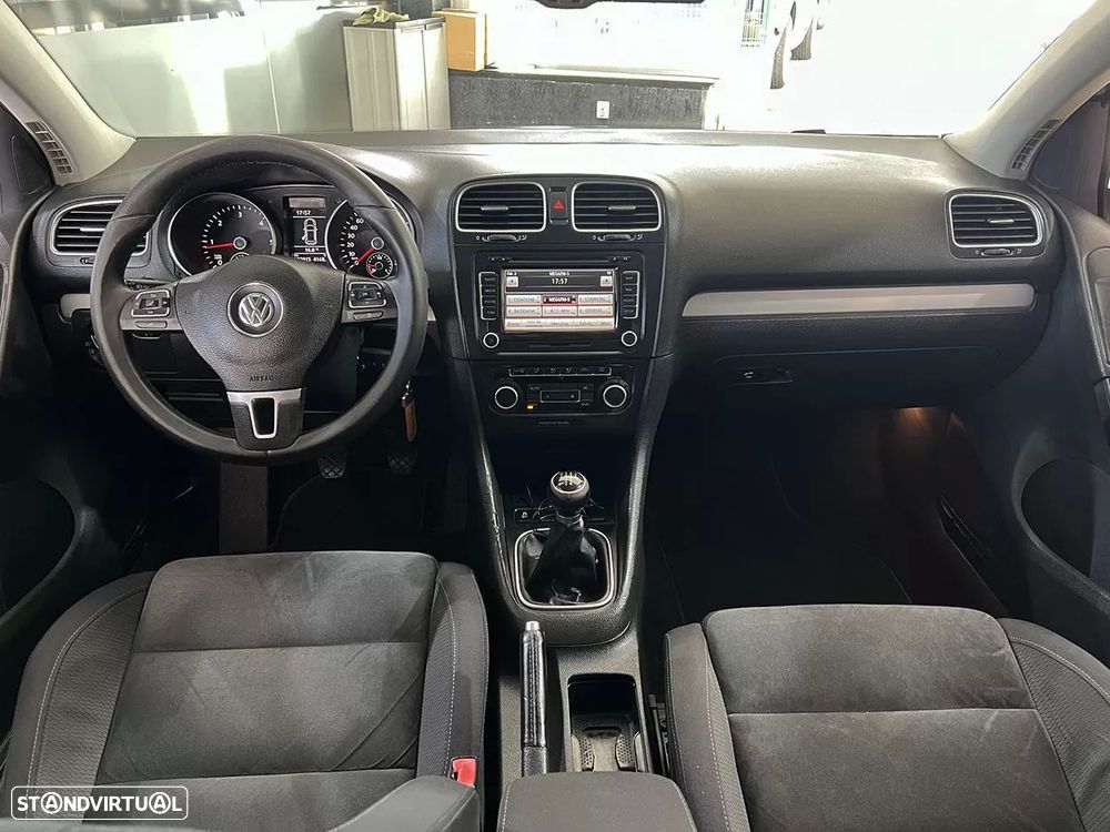 VW Golf 1.6 TDi Trendline BlueMotion - 11