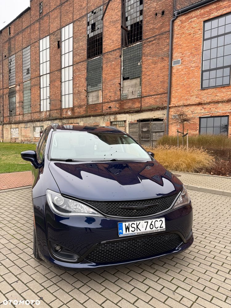 Chrysler Pacifica - 9