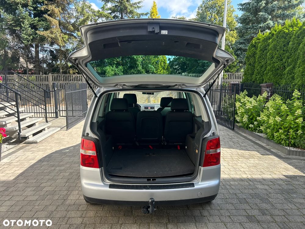Volkswagen Touran 2.0 TDI Highline - 10