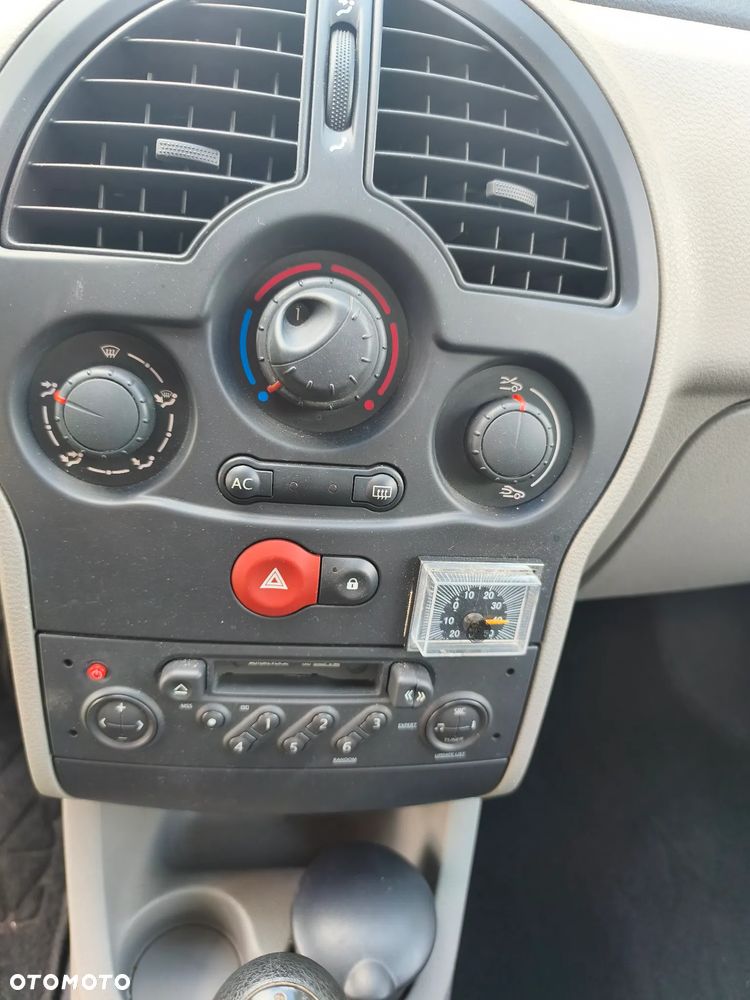 Renault Modus - 12