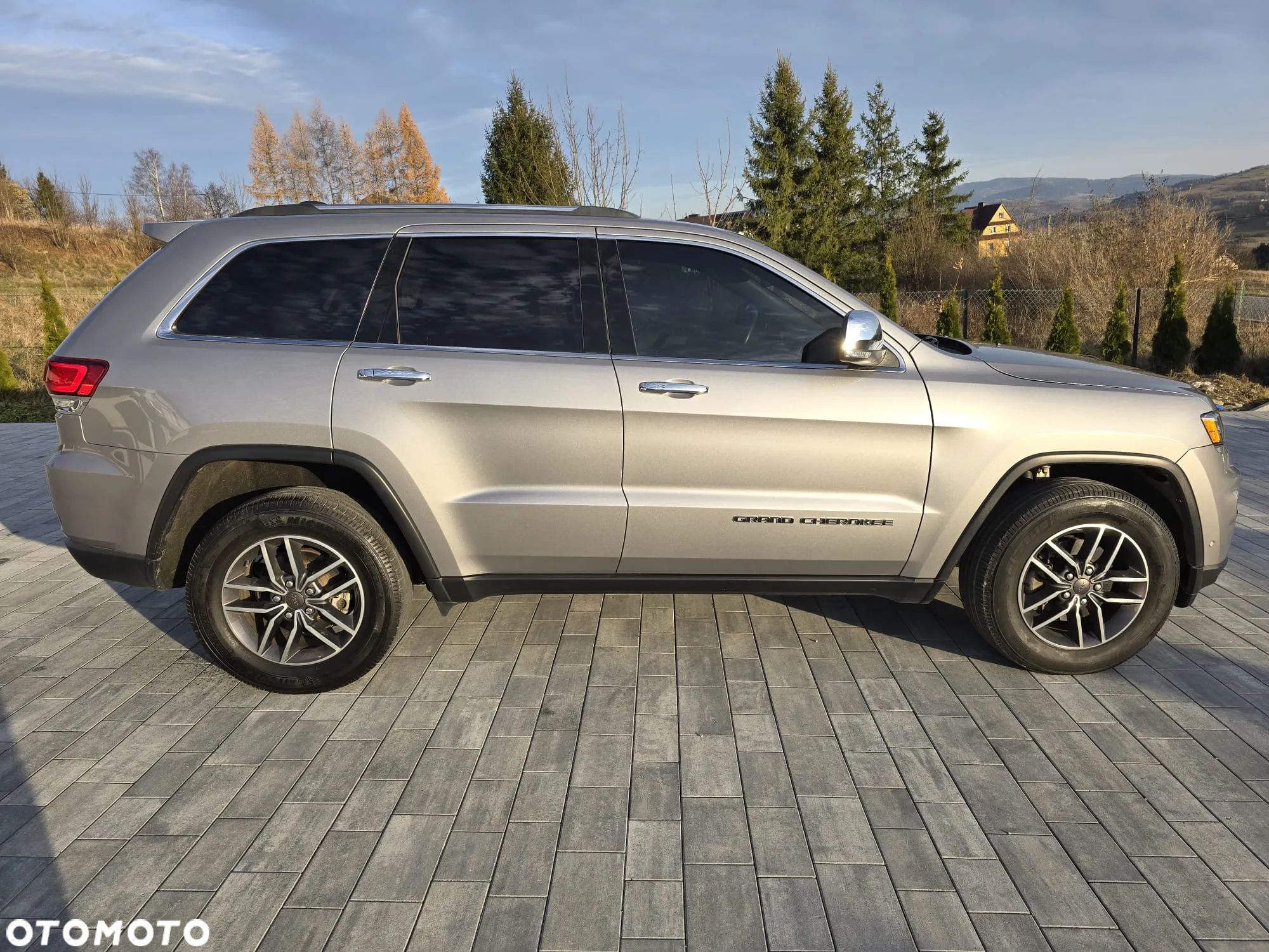 Jeep Grand Cherokee - 6