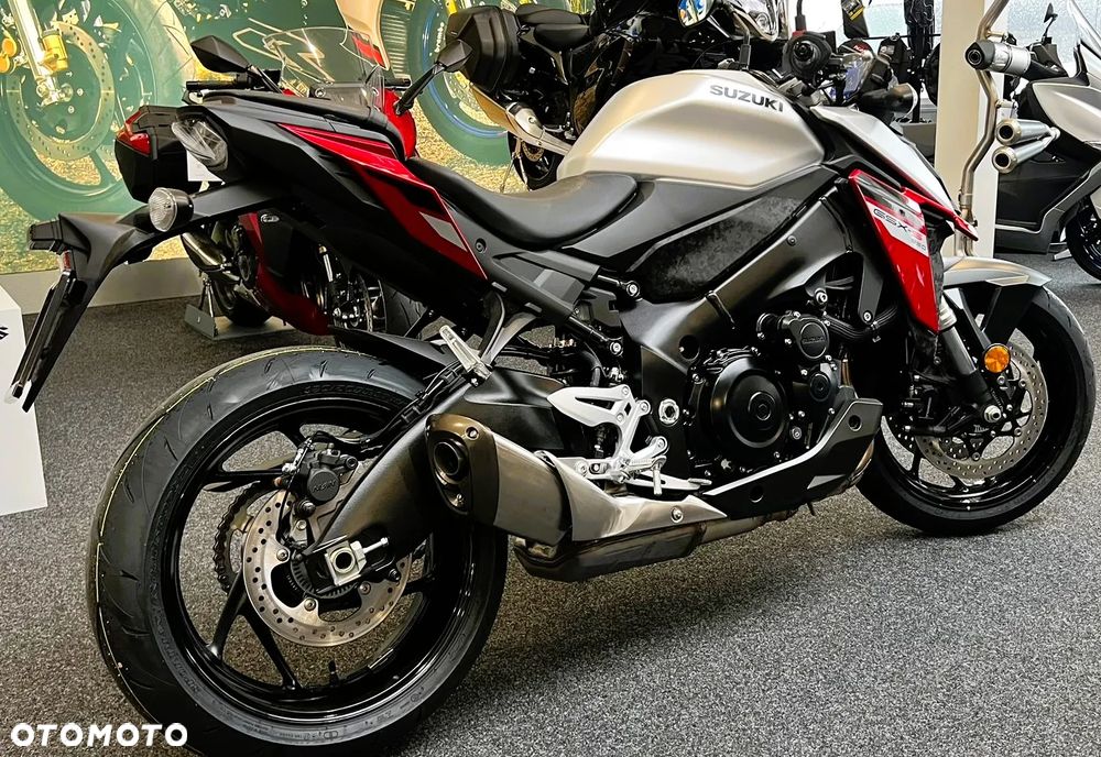 Suzuki GSX - 5