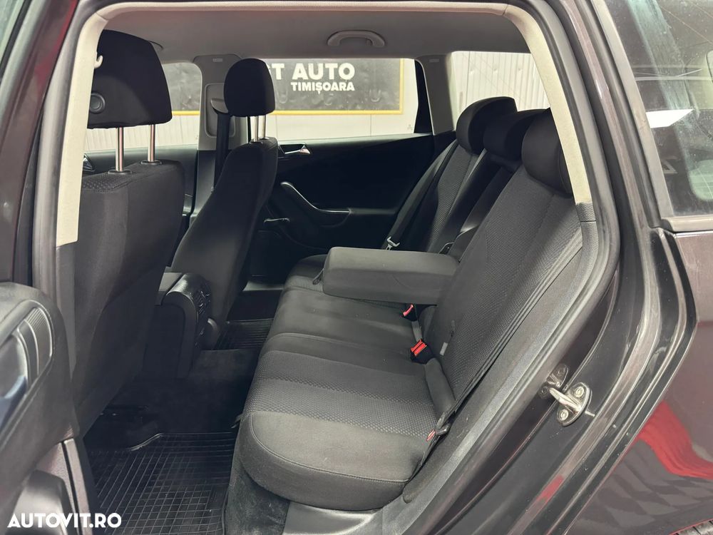Volkswagen Passat - 14