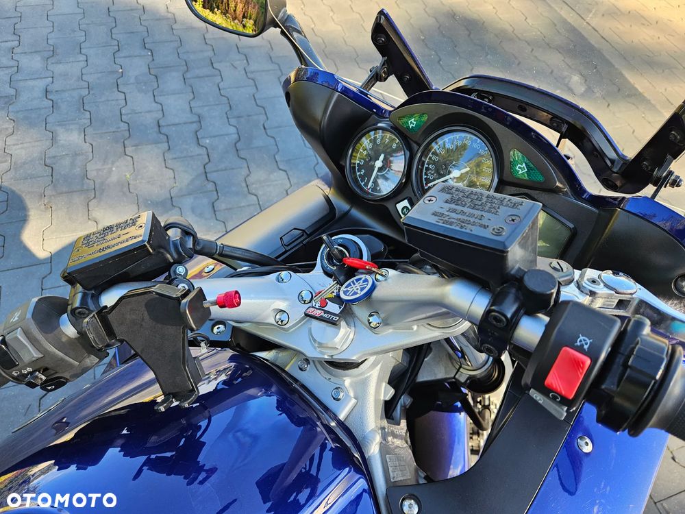 Yamaha FJR - 6