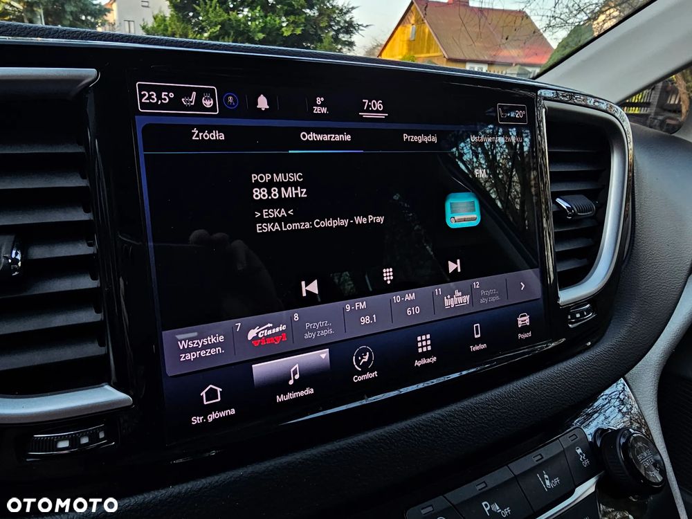 Chrysler Pacifica - 22