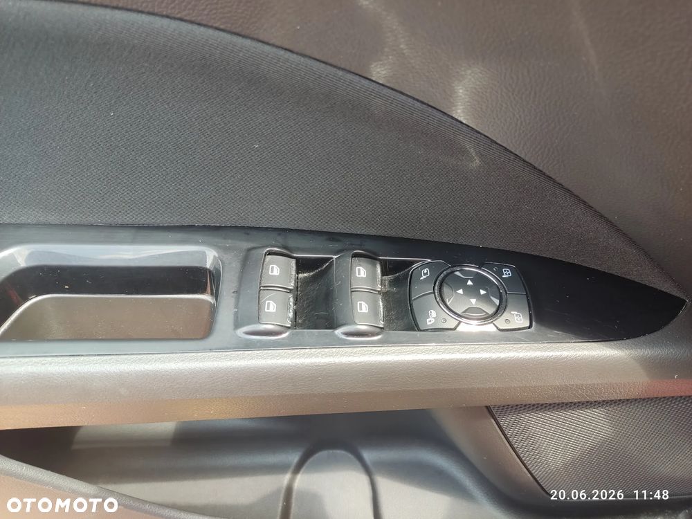 Ford Mondeo - 29