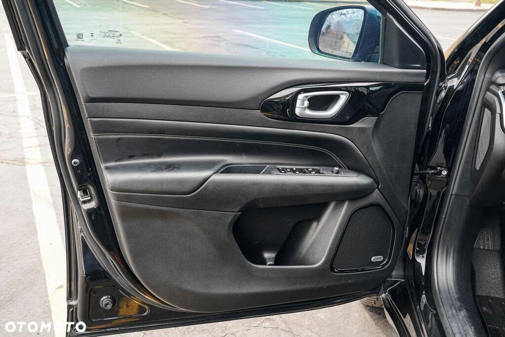 Jeep Compass - 12