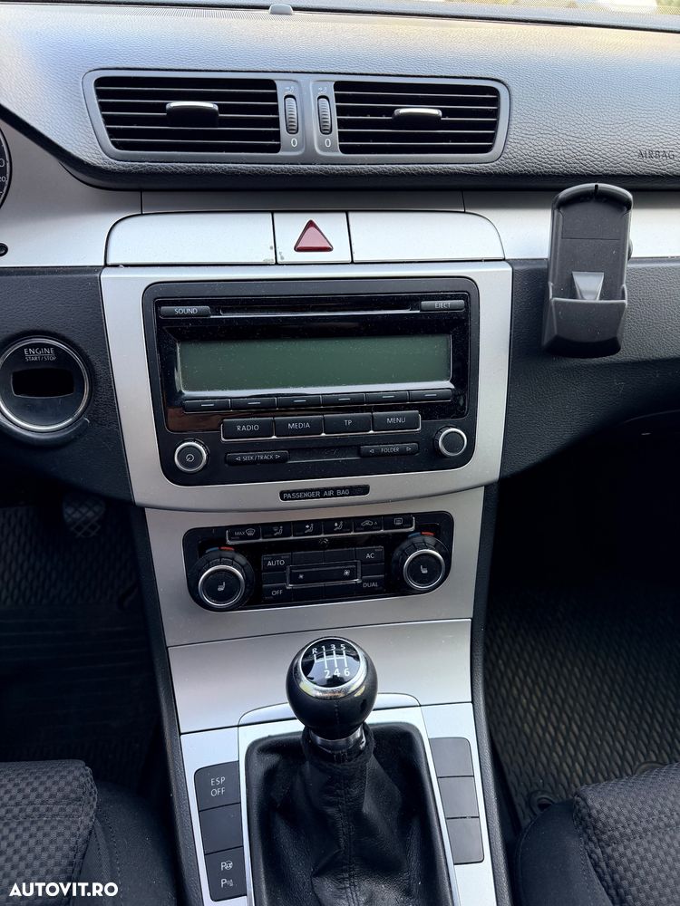 Volkswagen Passat 2.0 TDI 4Motion BlueMotion Technology Comfortline - 8