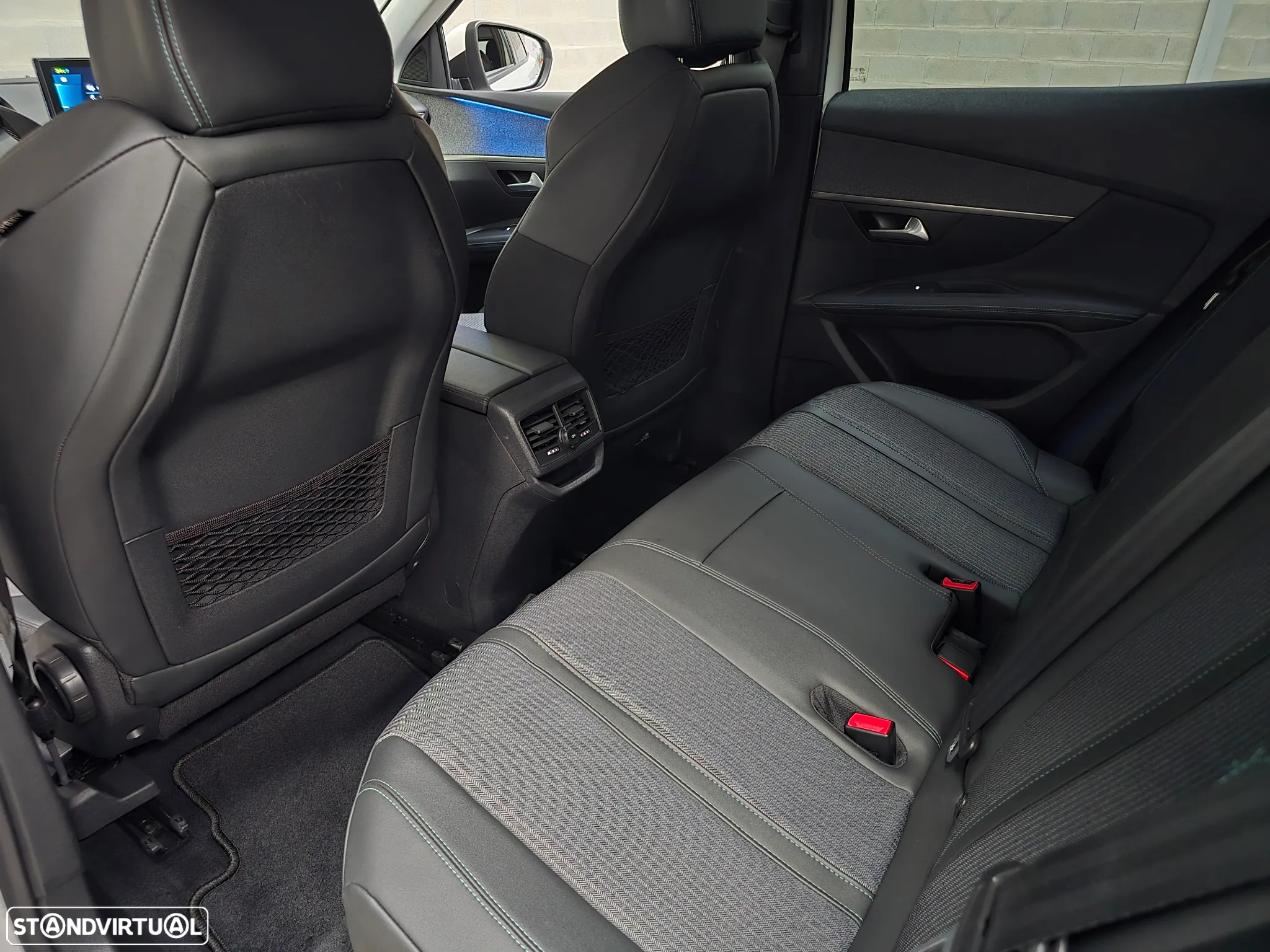 Peugeot 3008 1.6 Hybrid Allure Pack e-EAT8 - 41