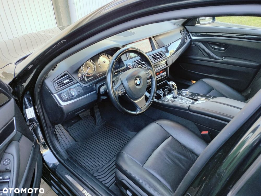 BMW Seria 5 520d xDrive - 10