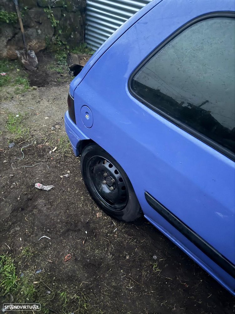 Renault Clio 1.9 RT - 8