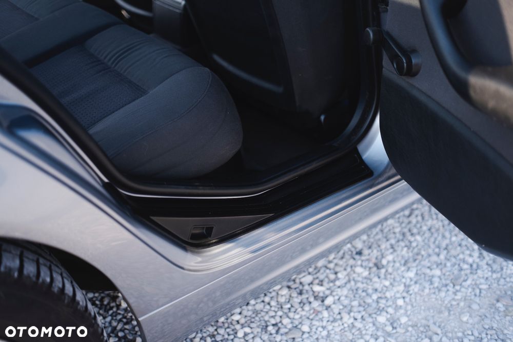 BMW Seria 3 318i - 27