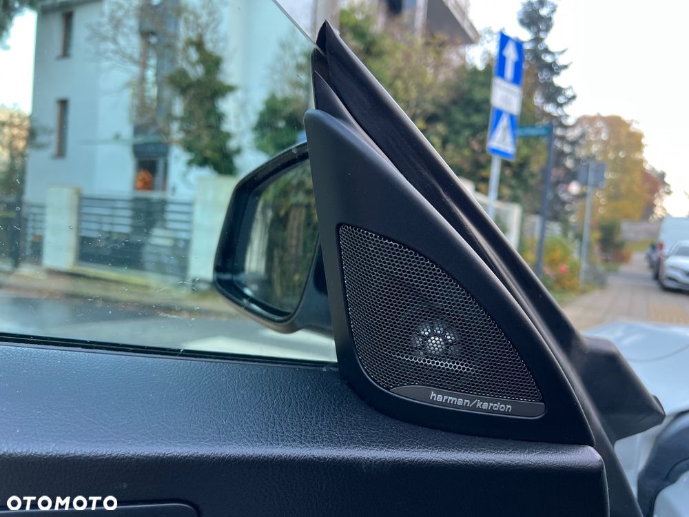 BMW Seria 2 218d - 28