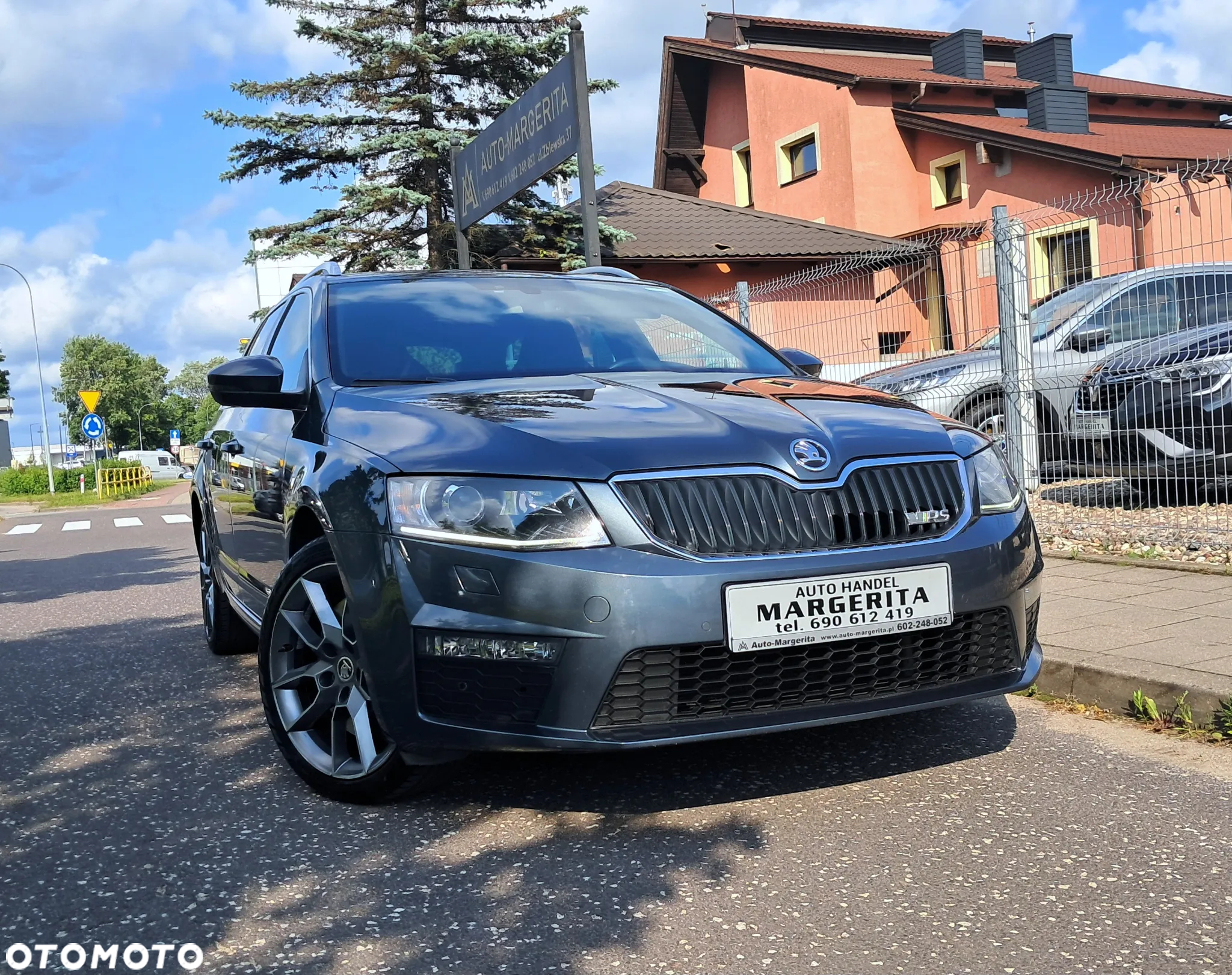 Skoda Octavia Combi 2.0 TDI DSG RS - 37