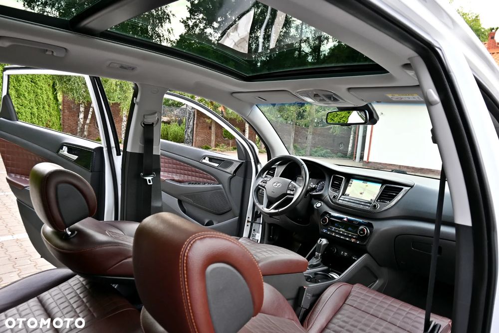 Hyundai Tucson 2.0 CRDi 4WD Automatik 25 Jahre - 27