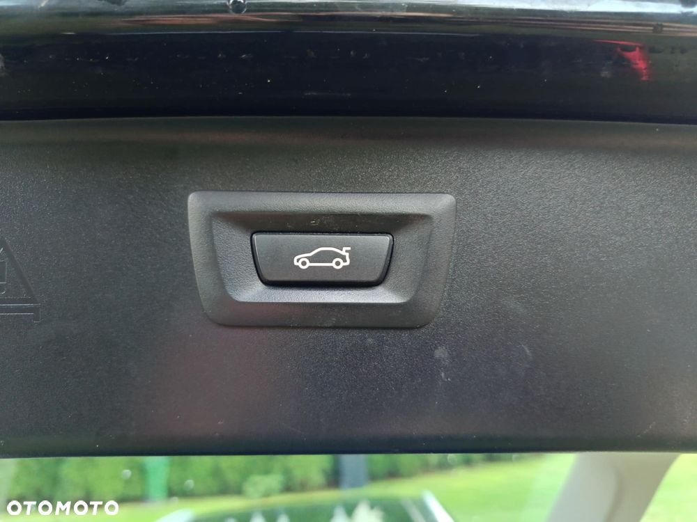 BMW Seria 5 518d - 19