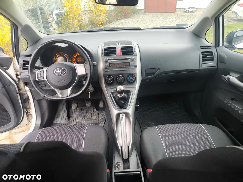 Toyota Auris 1.4 D-4D Premium - 9