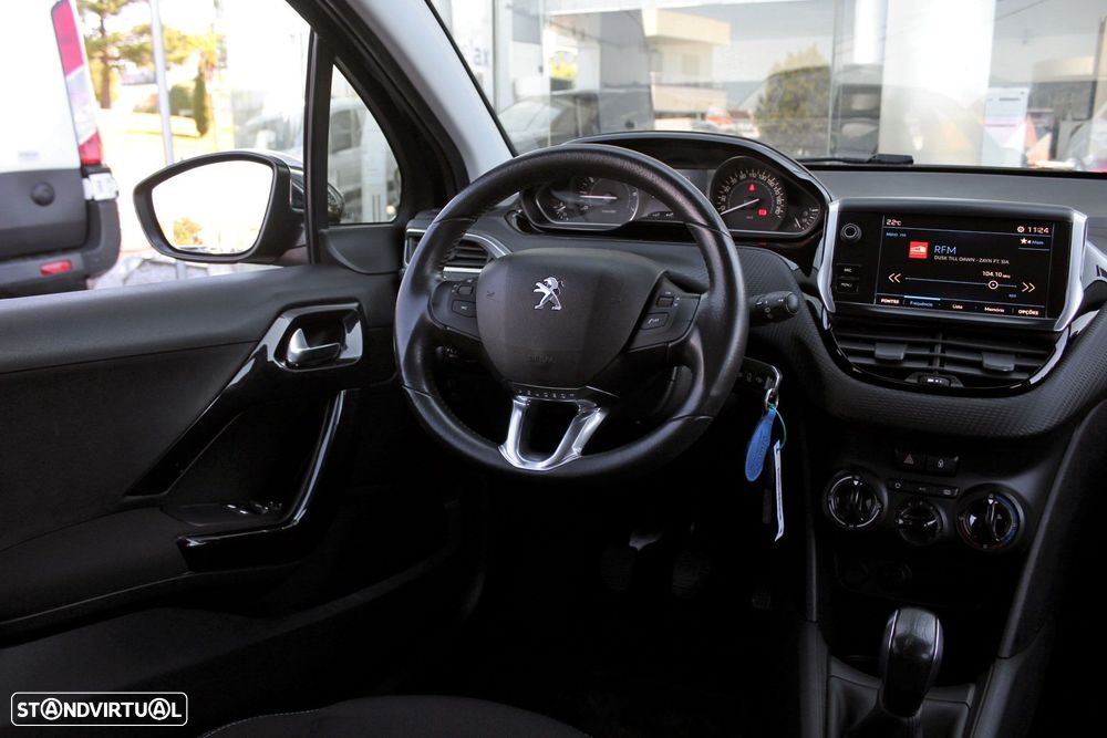 Peugeot 208 1.2 PureTech Style - 21