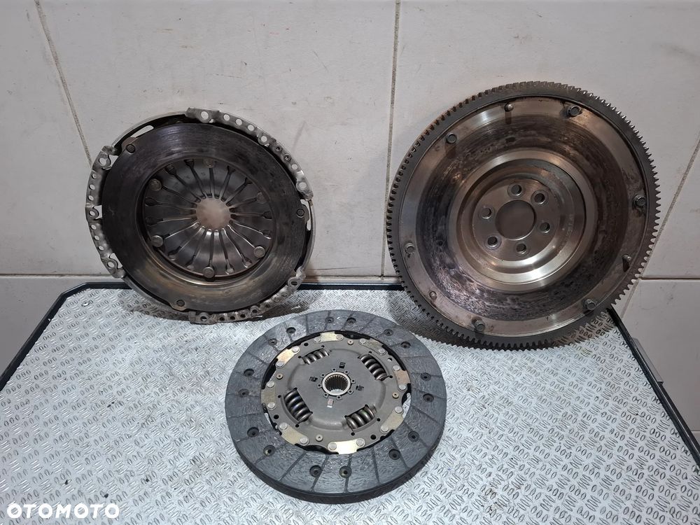 Sprzęgło kompletne Volkswagen Skoda Audi Seat 2012 rok 1,2 tsi nr 03F105273 SACHS - 6