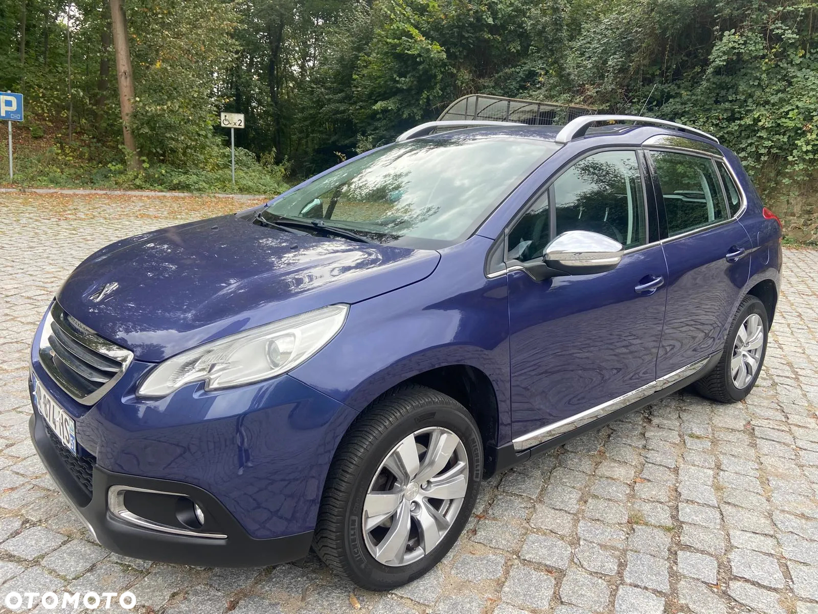 Peugeot 2008 1.2 Pure Tech Allure S&S - 11