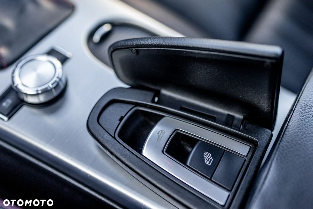 Mercedes-Benz SLK 200 (BlueEFFICIENCY) 7G-TRONIC - 33