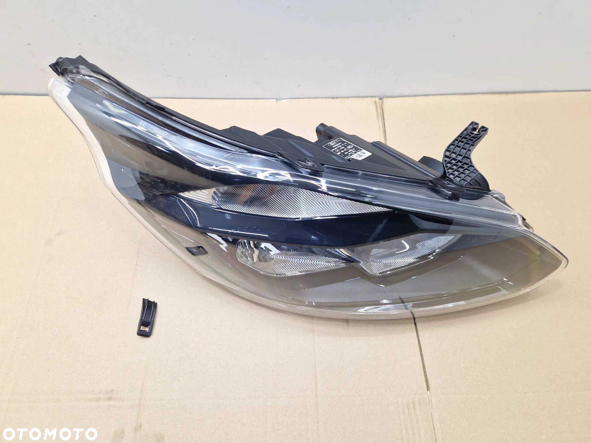 FORD TRANSIT TURNEO CUSTOM LAMPA PRAWA BK21-13W029-BJ - 2