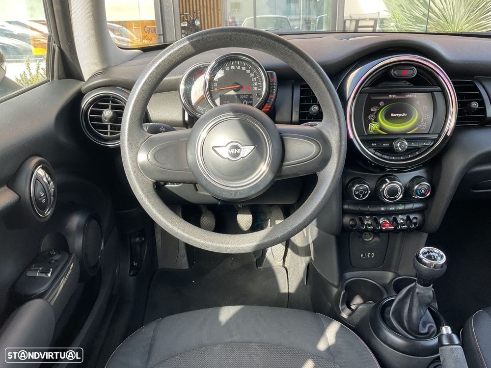 MINI 3 Portas One D - 22