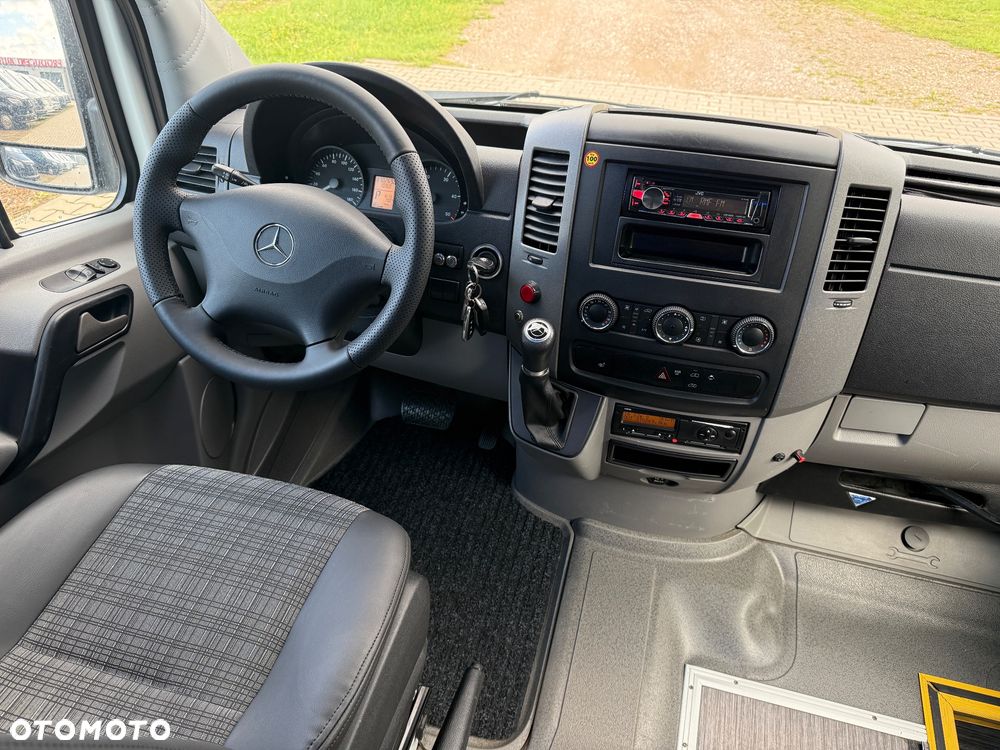 Mercedes-Benz Sprinter 516 24 miejsca - 27