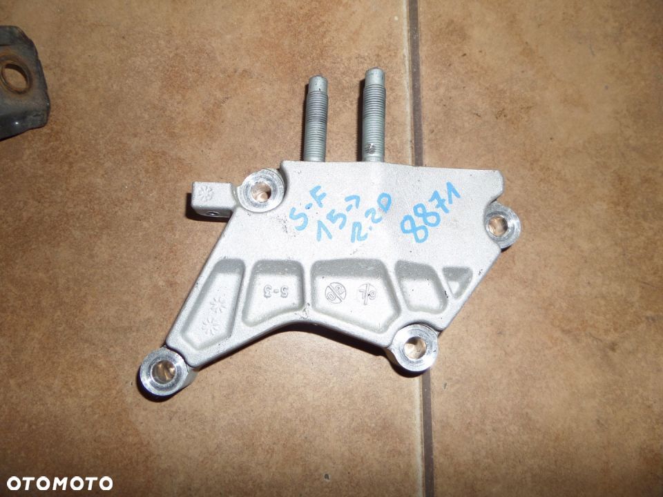 8871 ŁAPA WSPORNIK SANTA FE III 15- 2.2 CRDI - 1