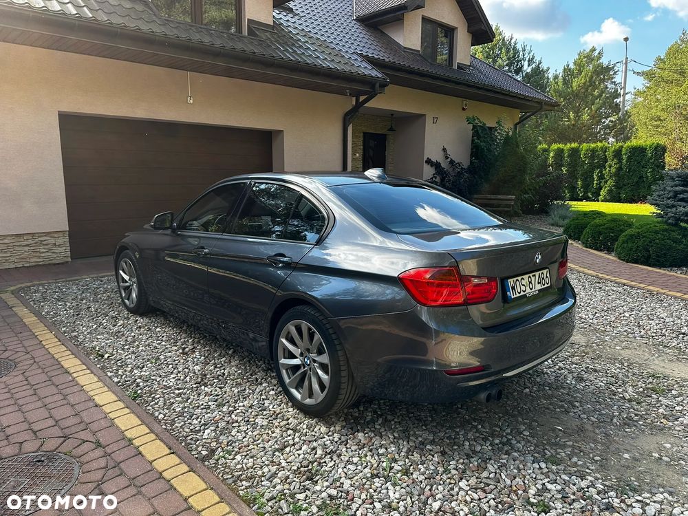BMW Seria 3 328i - 11