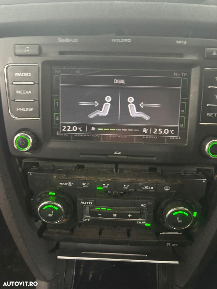 Radio CD Player Aux Auxiliar BOLERO Skoda Octavia 2 2004 - 2013 - 3