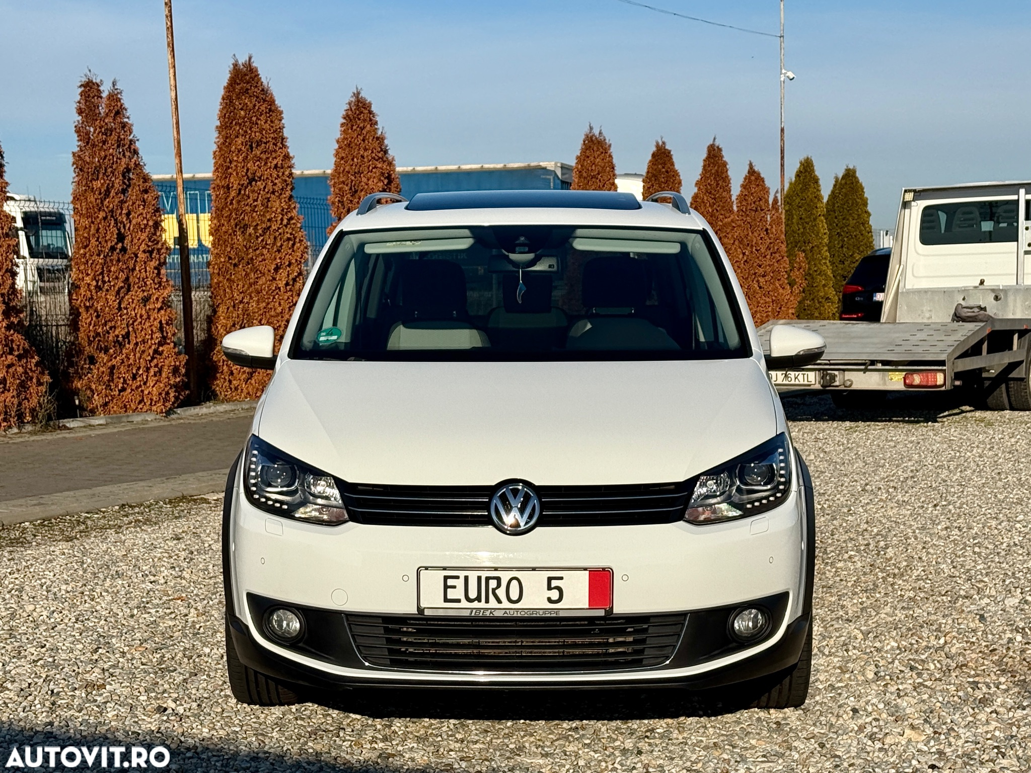 Volkswagen Touran 2.0 TDI DPF DSG Cross - 2