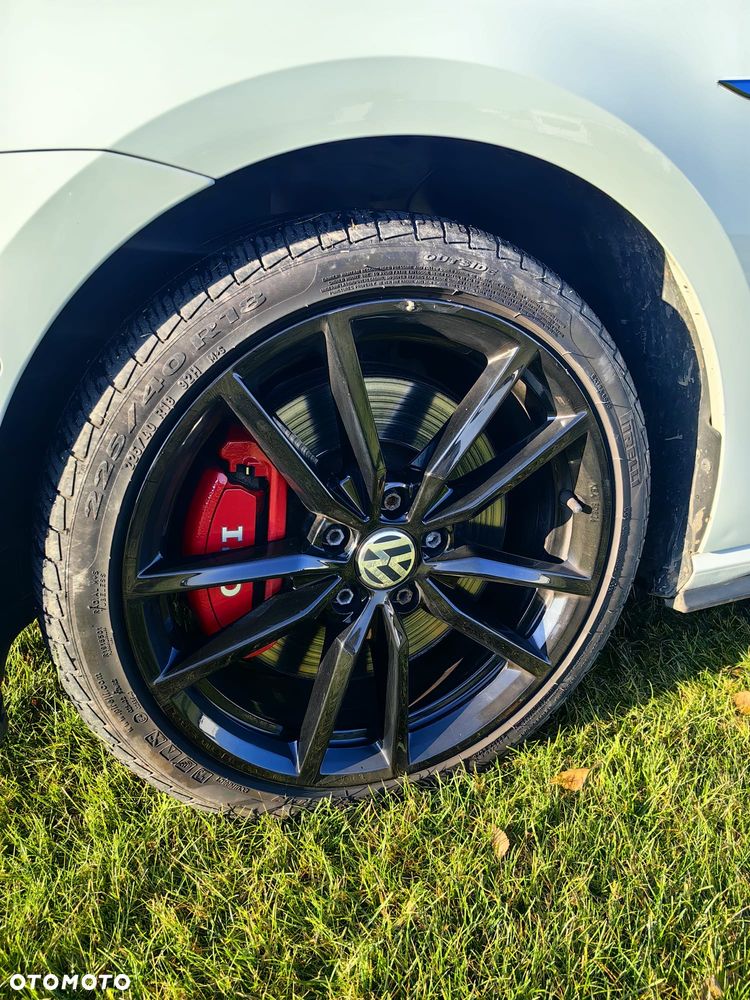 Volkswagen Golf GTI (BlueMotion Technology) DSG Performance - 6