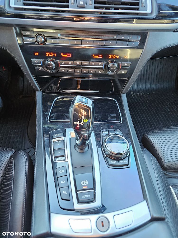 BMW Seria 7 750Li xDrive - 15