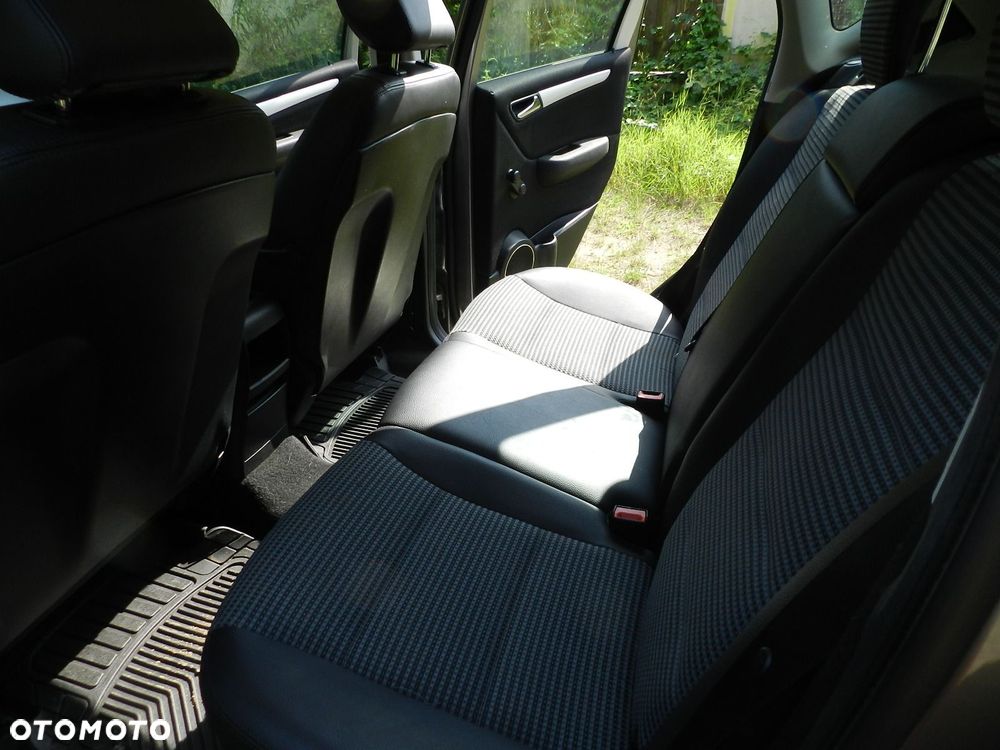 Mercedes-Benz Klasa A 170 Autotronic Avantgarde - 12