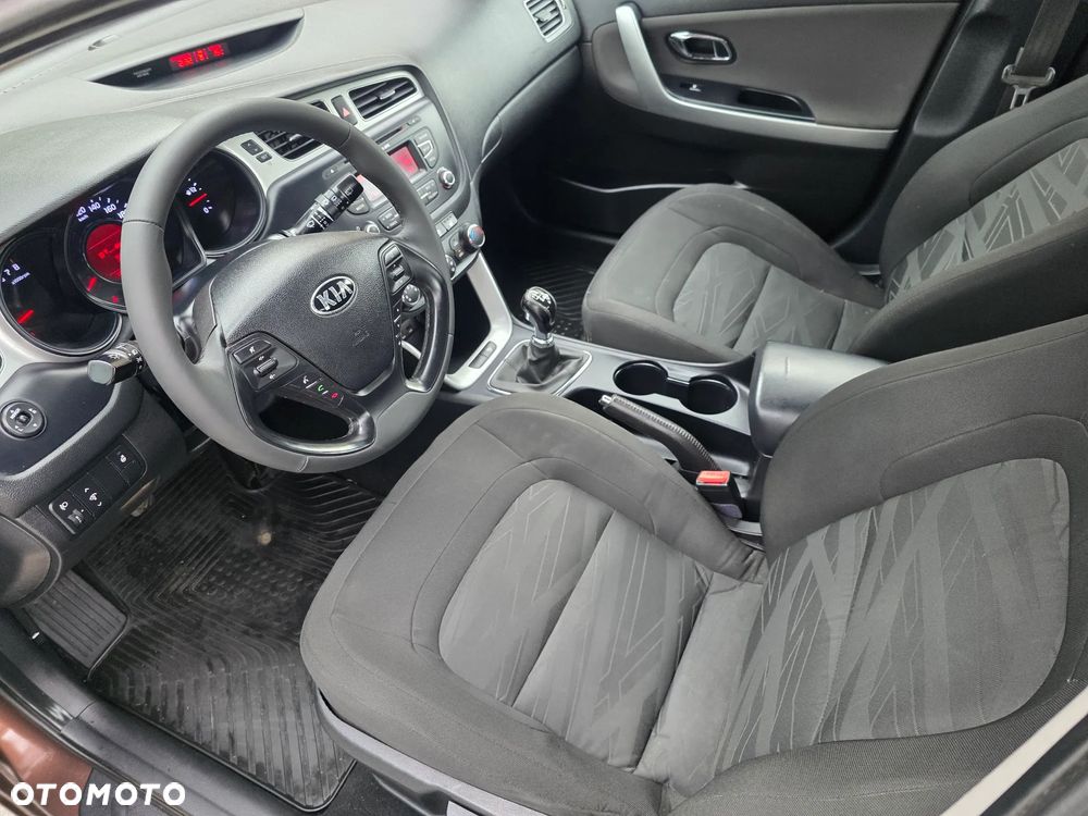 Kia Ceed 1.6 GDI Dream-Team Edition - 38