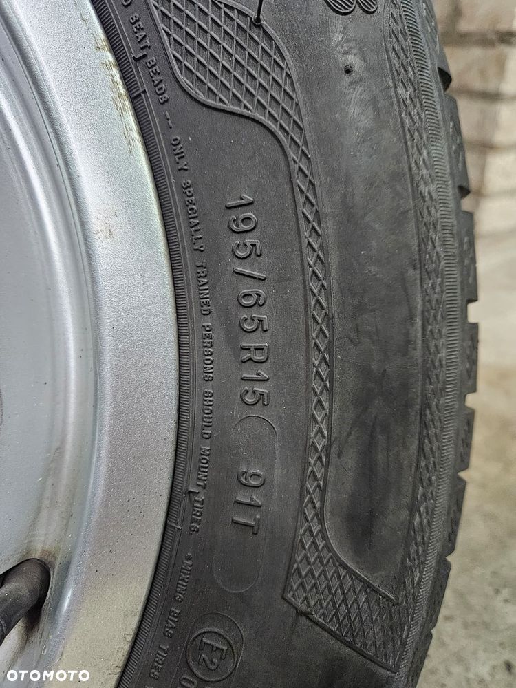 Komplet kół aluminiowych z oponami zimowymi Audi A3 8L 195/65 R15 - 11