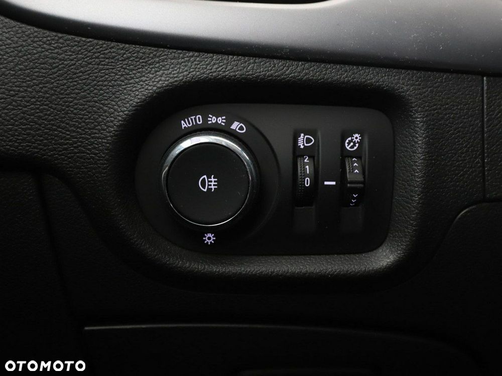 Opel Astra 1.4 Turbo Business - 32