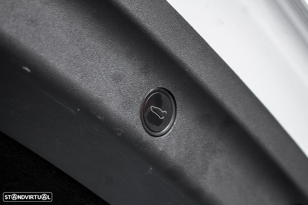 Tesla Model Y Long Range Tração Integral - 26