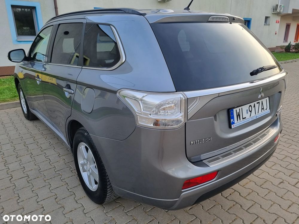 Mitsubishi Outlander Instyle NAVI + - 9