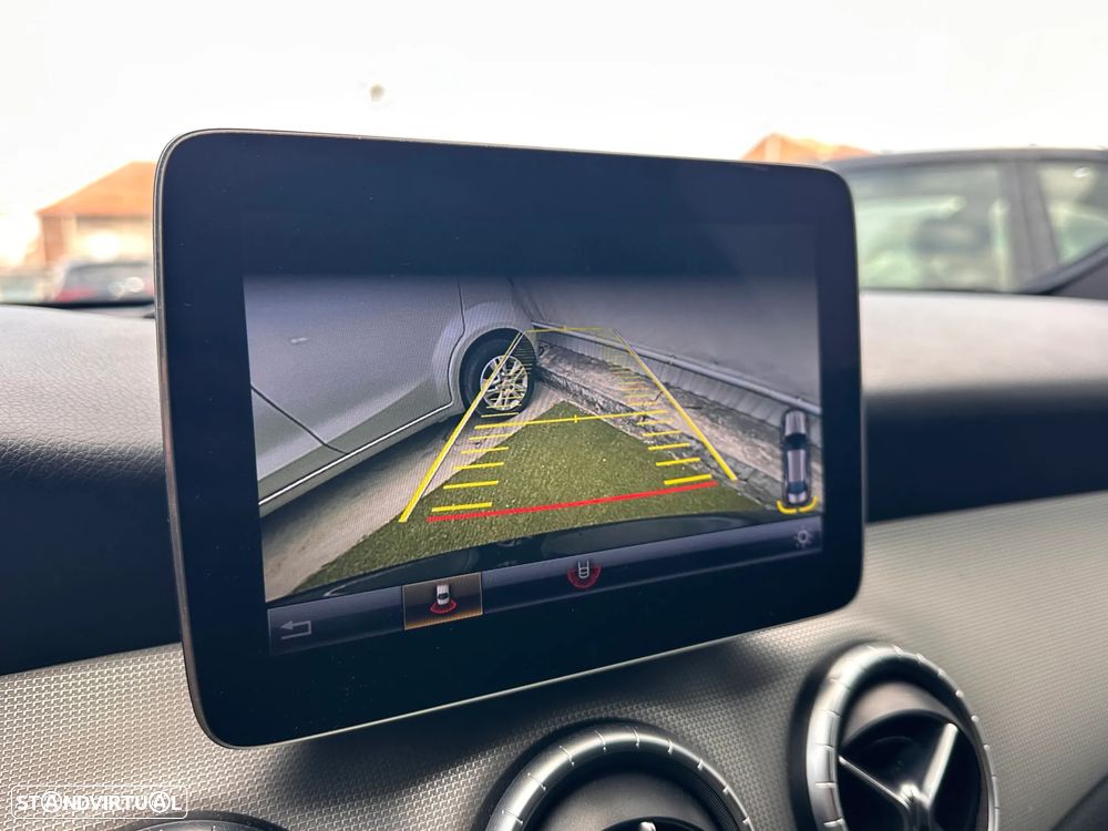 Mercedes-Benz CLA 180 d Urban Aut. — fotografia 12