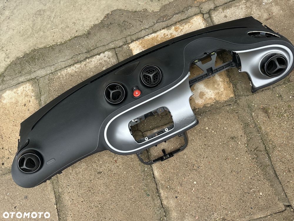 SMART 453  BRABUS skórzana konsola UK air bag poduszki kokpit deska pulpit Anglik nawiew dekor poduszka air bag pasażera - 1