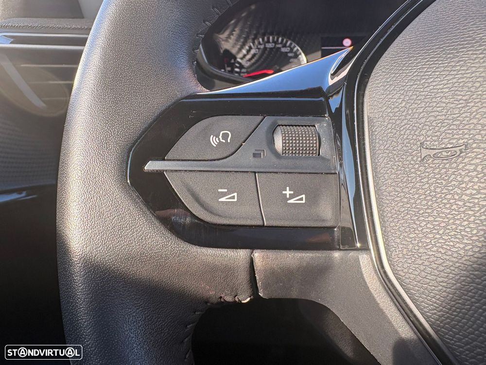 Peugeot 208 1.2 PureTech Active Pack - 34