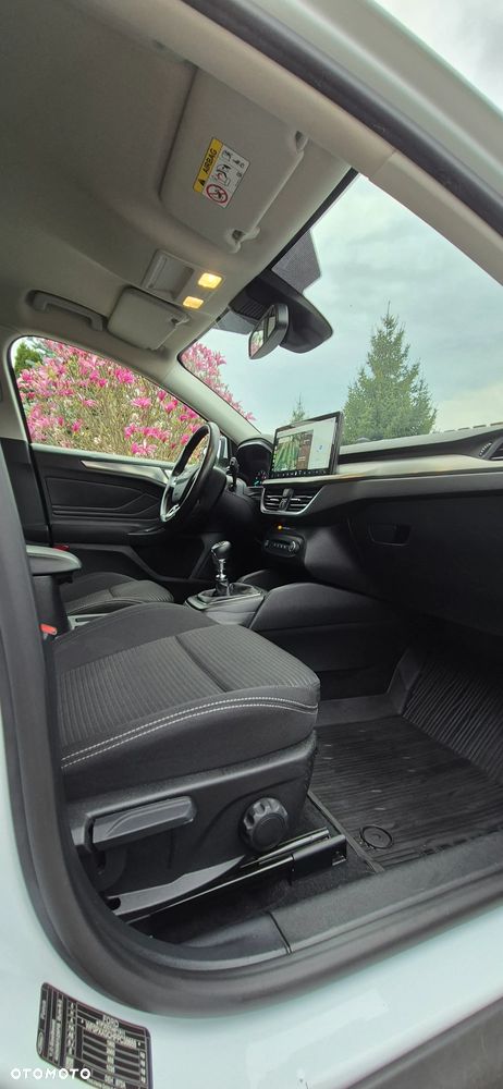 Ford Focus 1.0 EcoBoost Titanium - 34