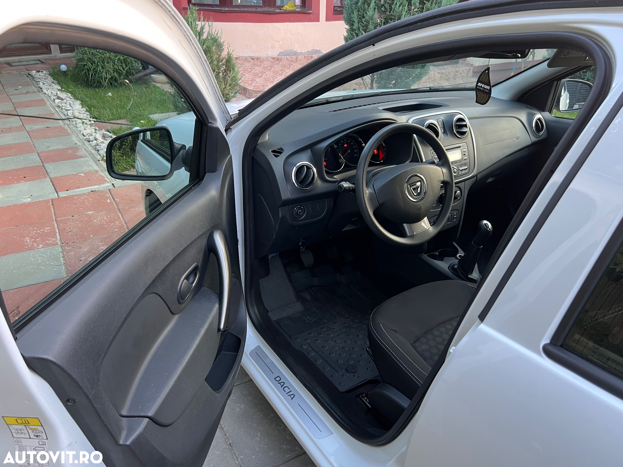 Dacia Logan MCV 1.2 73 CP Laureate - 7