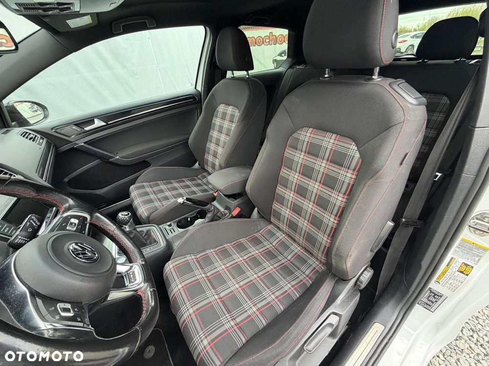 Volkswagen Golf 2.0 TSI BMT GTI - 32