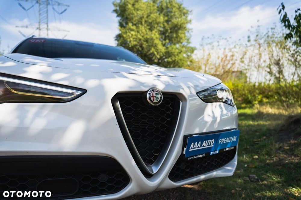 Alfa Romeo Stelvio - 8